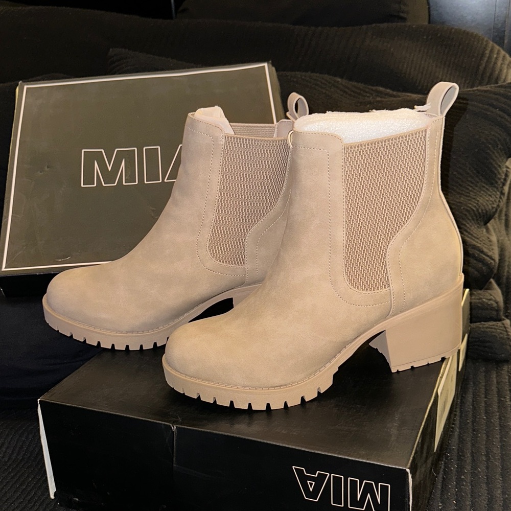 MIA Women's Beige Ankle Booties
